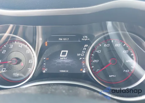 2015 Dodge Charger Sxt z USA, uszkodzony, nr VIN 2C3CDXJG3FH746246